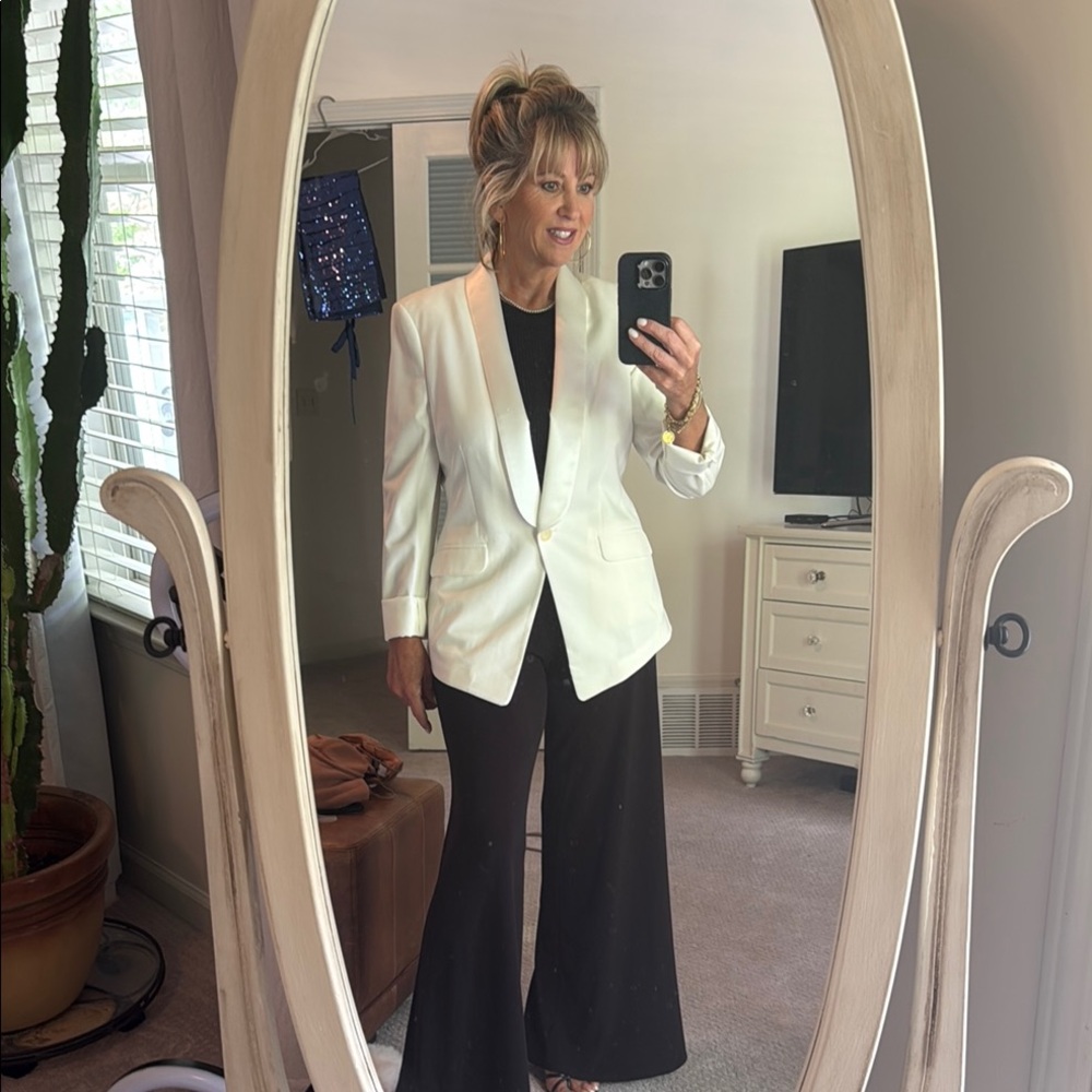 Elegant White tuxedo style Blazer